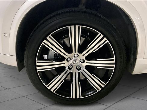 Used 2022 Volvo XC90 T8 Inscription w/ Lounge Package image 10