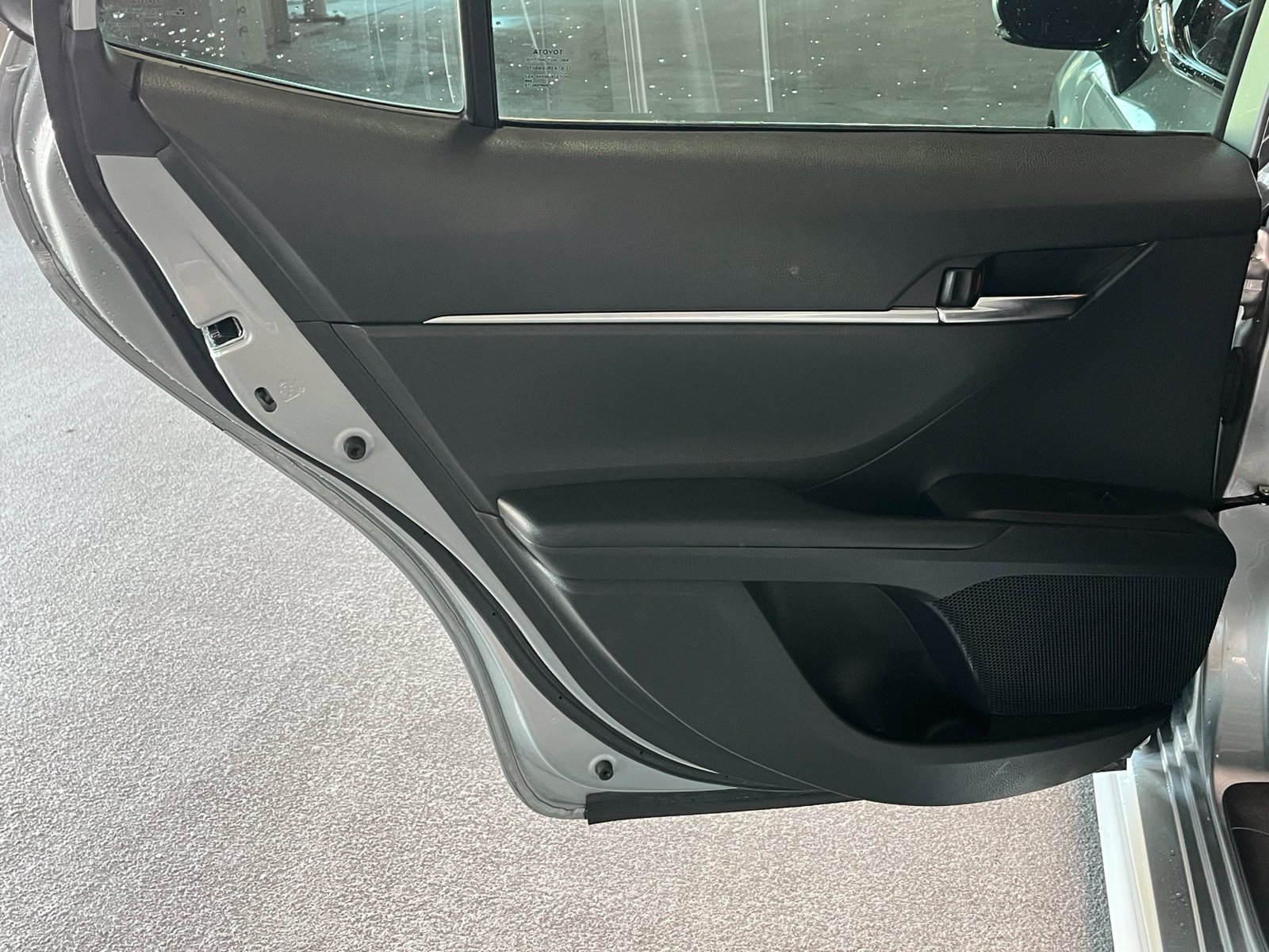 Used 2022 Toyota Camry SE w/ Carpet Mat Package (TMS) FWD image 32