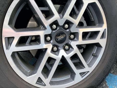 Used 2025 Ford Expedition Active AWD/4WD image 3