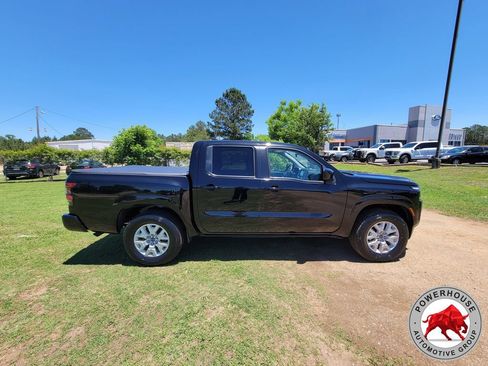 Used 2023 Nissan Frontier SV RWD image 6