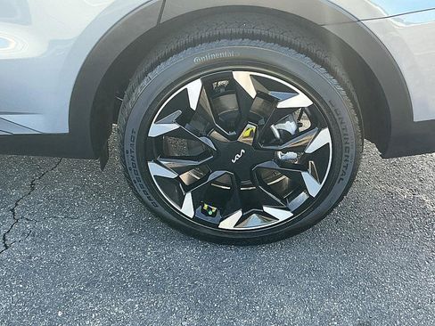 Used 2025 Kia Sorento EX image 7