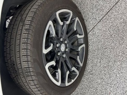 Used 2025 RAM 1500 Limited image 8