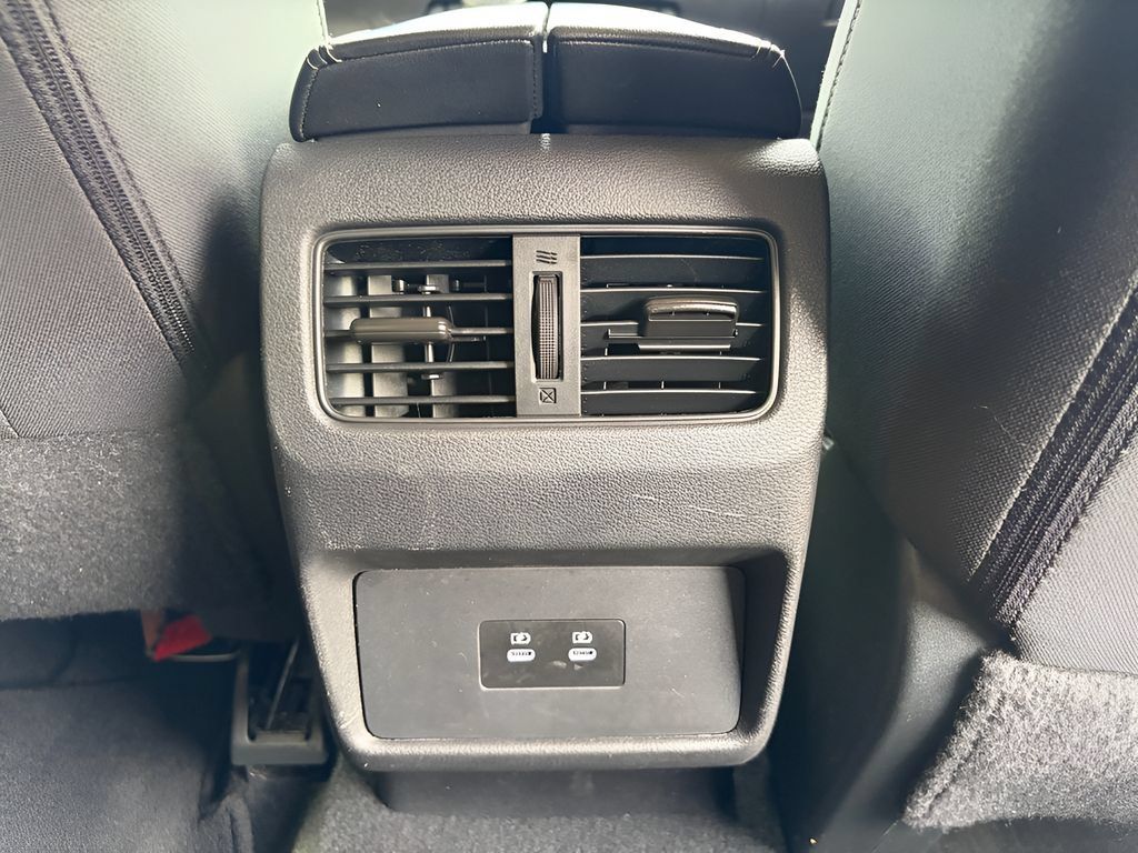 Used 2024 Nissan Rogue SV AWD/4WD image 8