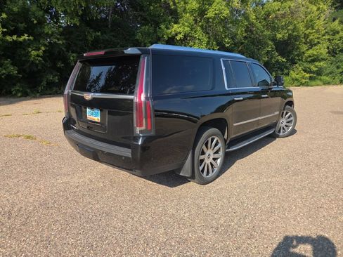 Used 2019 Cadillac Escalade ESV Luxury AWD/4WD image 21