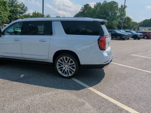 Used 2026 GMC Yukon XL Denali w/ Denali Reserve Package AWD/4WD image 6
