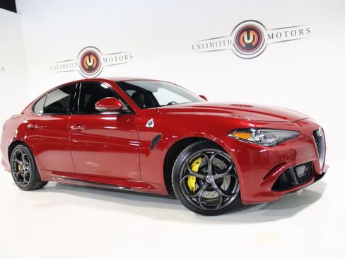 Used 2018 Alfa Romeo Giulia Quadrifoglio w/ Driver Assist Dynamic Package image 76