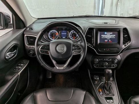 Used 2019 Jeep Cherokee Latitude Plus w/ Cold Weather Group AWD/4WD image 21