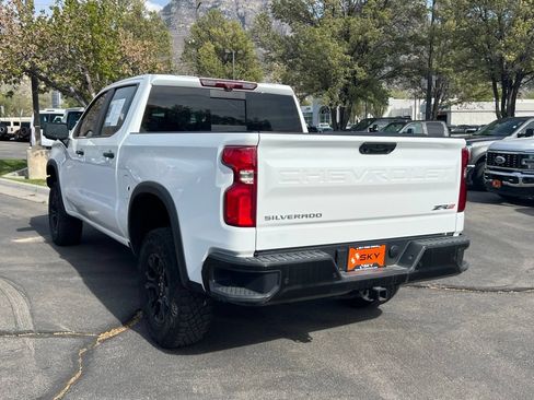 Used 2023 Chevrolet Silverado 1500 ZR2 w/ Technology Package AWD/4WD image 9