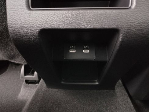 New 2025 Mitsubishi Outlander SE image 25