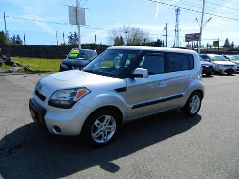 Used 2010 Kia Soul + image 4