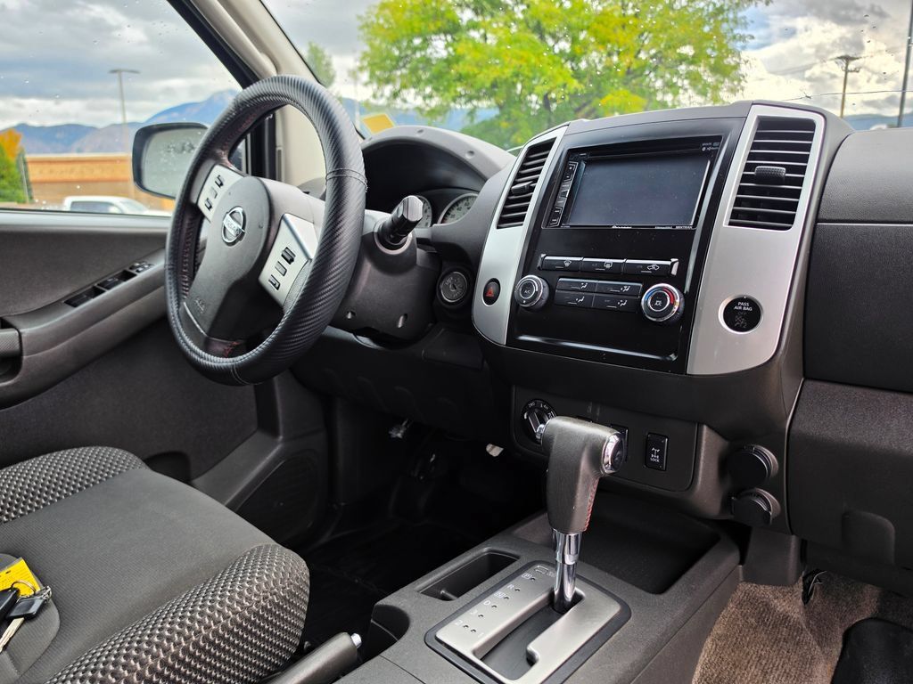 Used 2011 Nissan Xterra PRO-4X AWD/4WD image 15