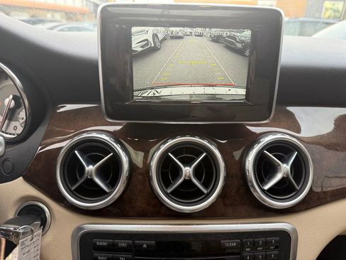 Used 2015 Mercedes-Benz GLA 250 4MATIC image 15