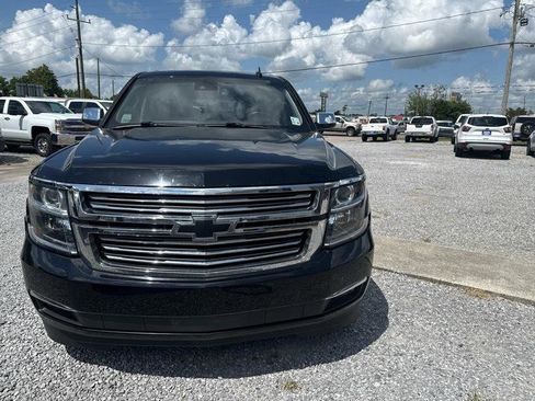 Used 2019 Chevrolet Suburban Premier RWD image 6