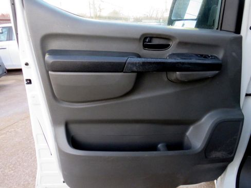 Used 2012 Nissan NV 2500 SV w/ Side Curtain Airbag Pkg image 9