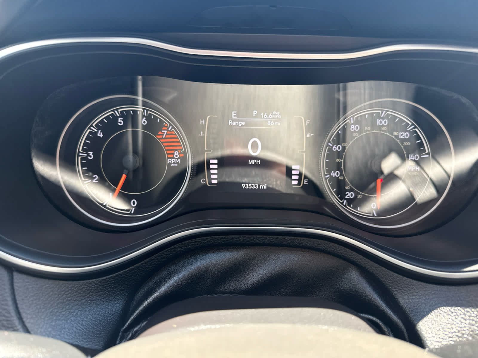 Used 2019 Jeep Cherokee Latitude Plus w/ Comfort/Convenience Group AWD/4WD image 19