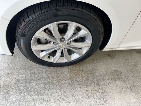 Used 2021 Chevrolet Malibu LT FWD image 10