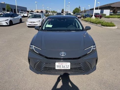Used 2025 Toyota Camry XLE w/ Premium Package AWD/4WD image 2