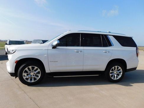 Used 2021 Chevrolet Tahoe Premier w/ Premium Package image 2