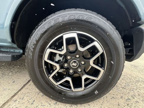 Used 2023 Ford Bronco Outer Banks image 12