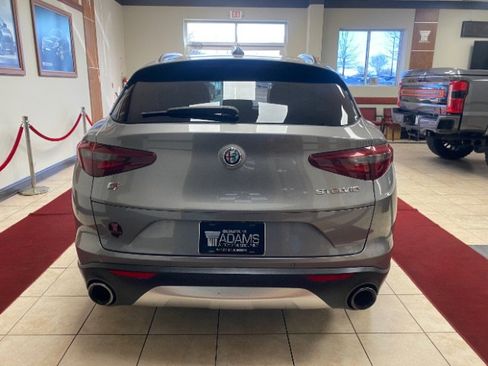 Used 2018 Alfa Romeo Stelvio Ti Sport image 2