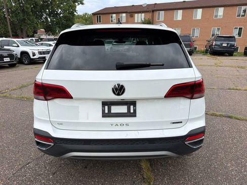 Used 2024 Volkswagen Taos SE AWD/4WD image 6