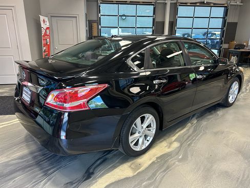 Used 2013 Nissan Altima 2.5 SV FWD image 24