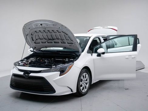 Used 2023 Toyota Corolla LE image 17