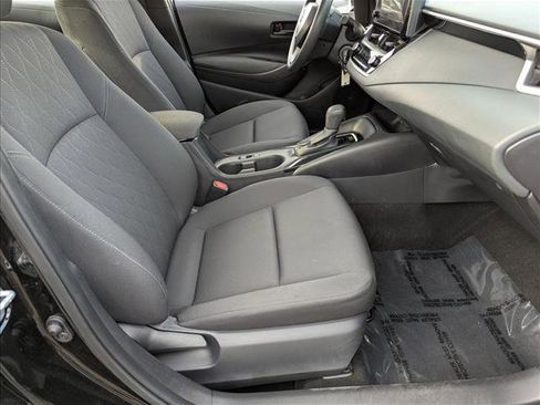 Used 2025 Toyota Corolla LE image 20