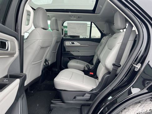 New 2026 Ford Explorer Active w/ Active Comfort Package image 40