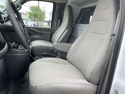New 2026 GMC Savana 2500 w/ Driver Convenience Package RWD image 19
