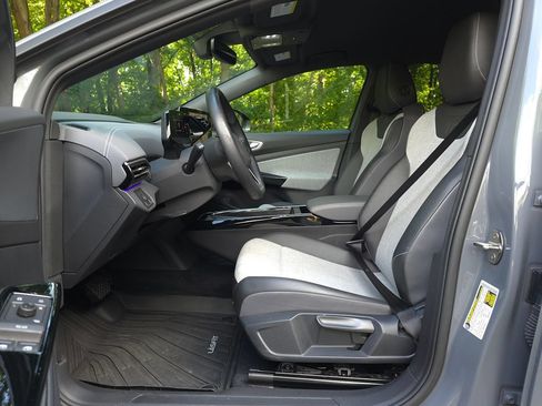 Used 2023 Volkswagen ID.4 Pro RWD image 11