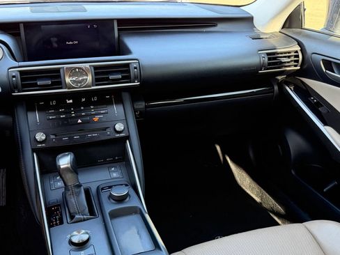 Used 2017 Lexus IS 200t w/ Premium Package RWD image 16
