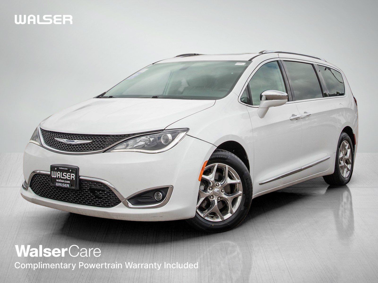 Used 2017 Chrysler Pacifica Limited FWD image 1