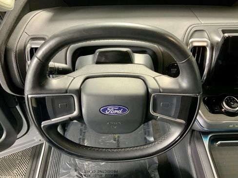 Used 2025 Ford Expedition Max Platinum AWD/4WD image 28