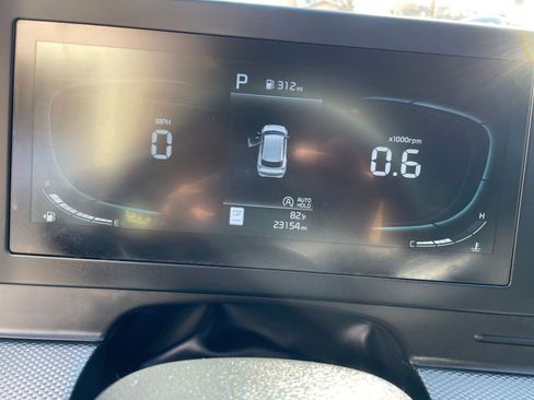 Used 2025 Kia Sportage LX image 44