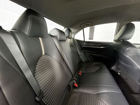 Used 2018 Toyota Camry SE w/ Convenience Package FWD image 36
