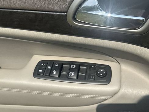 Used 2013 Jeep Grand Cherokee Laredo AWD/4WD image 26