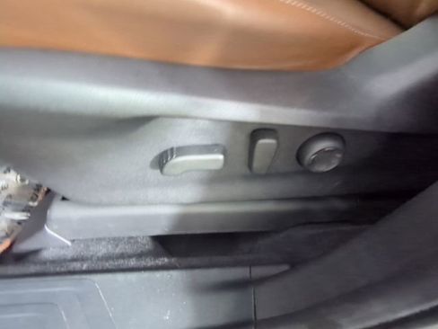 Used 2023 Subaru Ascent Touring AWD/4WD image 32