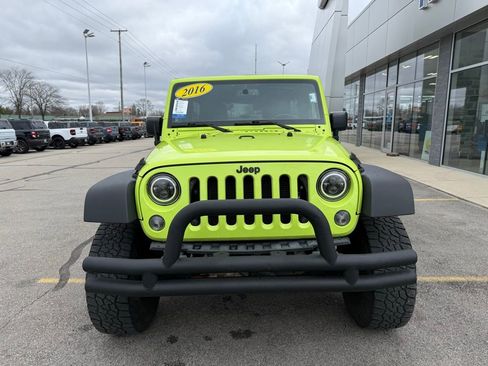 Used 2016 Jeep Wrangler Unlimited Rubicon w/ Connectivity Group AWD/4WD image 28