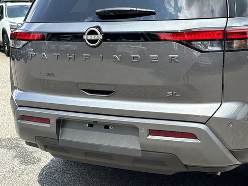 New 2026 Nissan Pathfinder SL FWD image 25