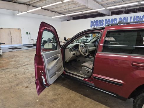 Used 2008 Jeep Grand Cherokee Laredo RWD image 9