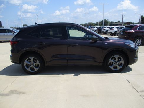 Used 2023 Ford Escape ST-Line w/ Tech Pack #1 image 8