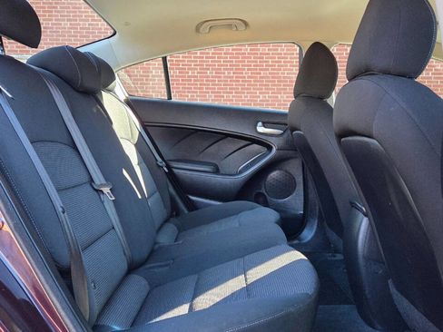 Used 2018 Kia Forte LX image 11