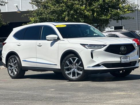 Used 2023 Acura MDX w/ Technology Package FWD image 2