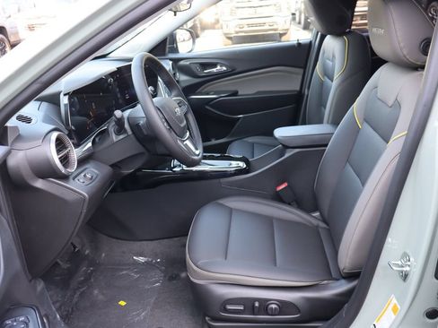 New 2026 Chevrolet Trax ACTIV w/ Sunroof Package FWD image 5