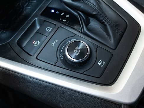 Certified 2025 Toyota RAV4 LE AWD/4WD image 23
