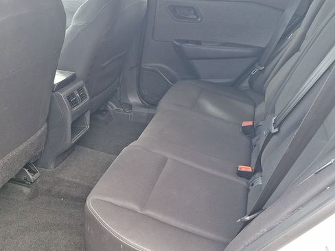 Used 2023 Nissan Rogue S image 12