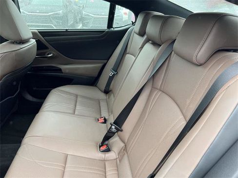 Certified 2022 Lexus ES 350 Ultra Luxury w/ Accessory Package image 21