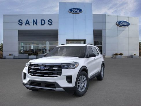 New 2026 Ford Explorer Active image 2