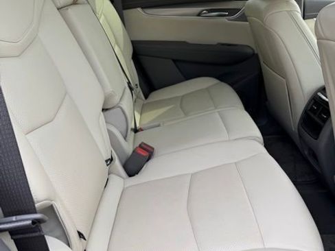 Used 2021 Cadillac XT5 Premium Luxury FWD image 22